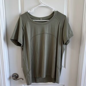 Lululemon swiftly short sleeve 2.0 *race length Rosemary Green